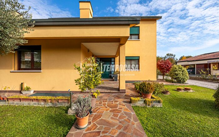 Case in Vendita e in Affitto - 3