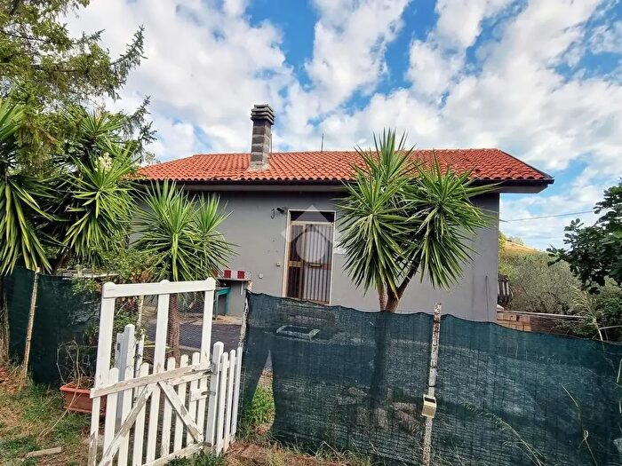 Casa trilocale in vendita in Contrada Fonte Pezzana, Acquaviva Picena