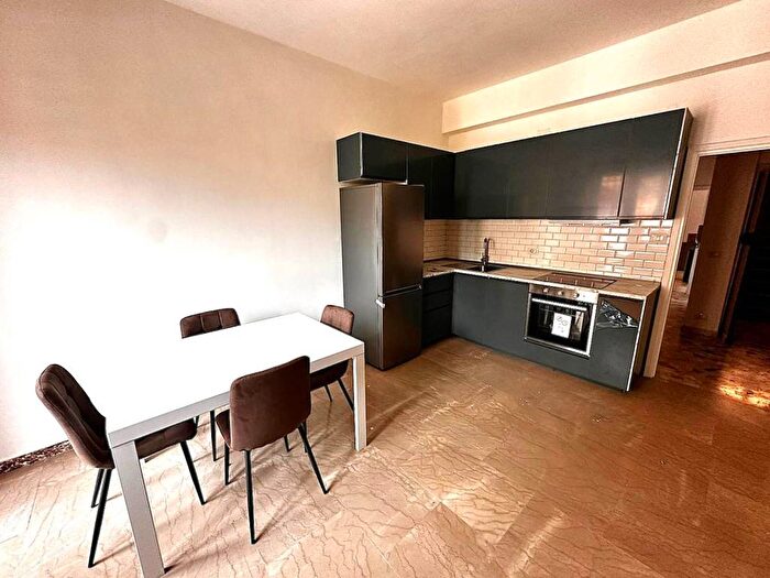 Appartamento trilocale in affitto in Via Capena, Tomba di Nerone, Roma