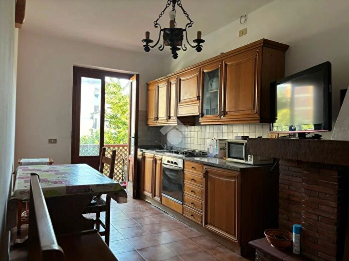 Appartamento trilocale in vendita in Via Minzoni, Lucca