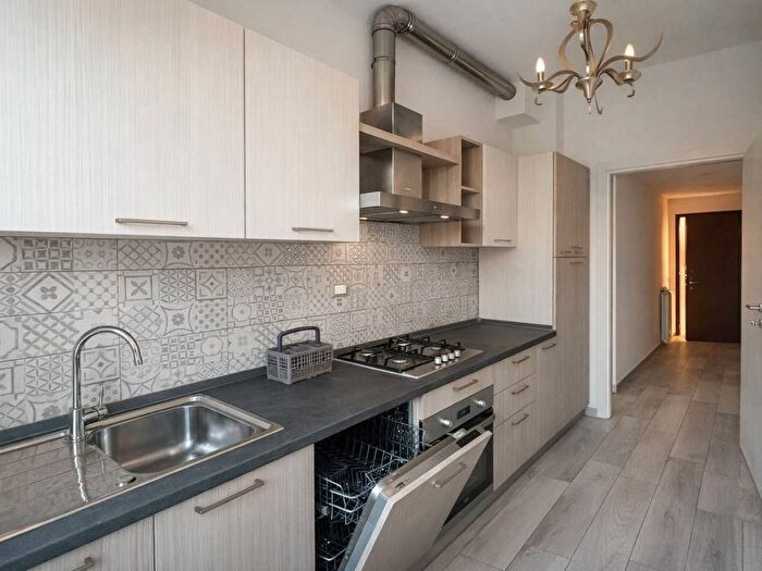 Appartamento trilocale in affitto in Via Giovanni Verga, Centro, Arona