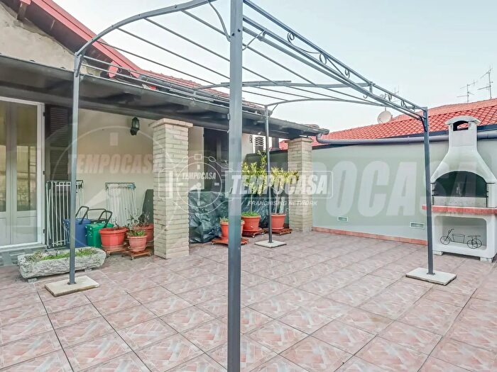 Appartamento quadrilocale in vendita in Castelveccana