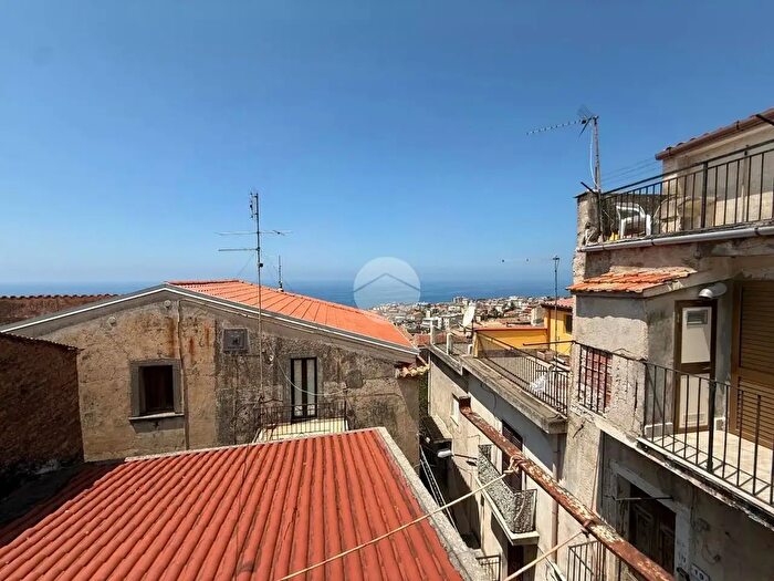 Appartamento trilocale in vendita in Via Sterro, Paola