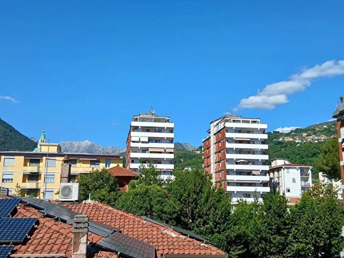 Appartamento con 5 locali in vendita in Massa