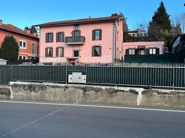 Appartamento trilocale in vendita in Viale Rimembranze, Appiano Gentile