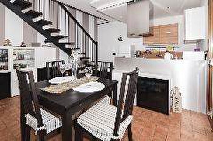 Appartamento trilocale in affitto in Centro, Quattro Castella