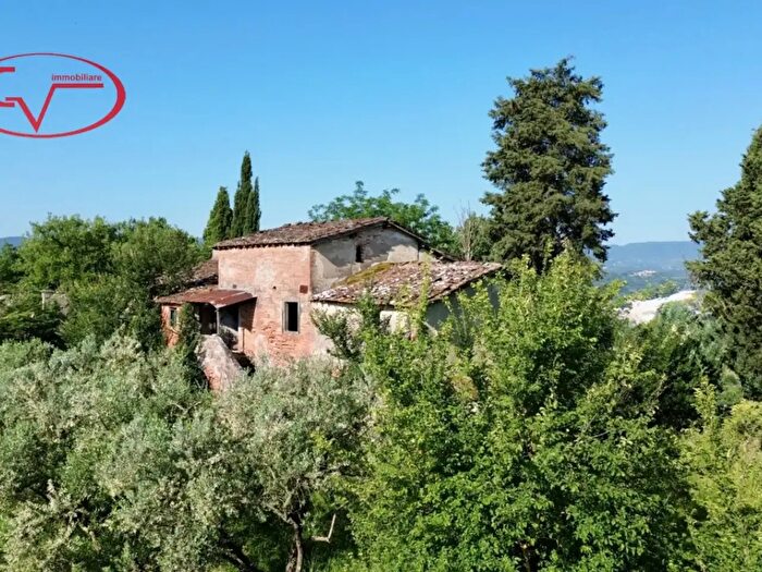 Casa con 6 locali in vendita in Prima Periferia, Terranuova Bracciolini