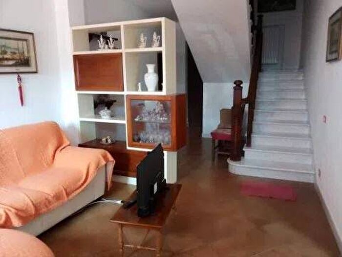 Casa con 6 locali in affitto in Via Zeri, Marina di Carrara, Carrara
