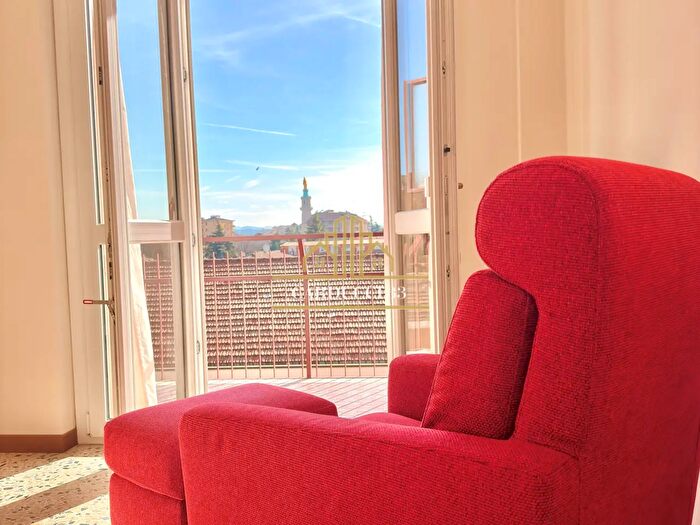 Appartamento trilocale in vendita in Via Brigata, Tortona