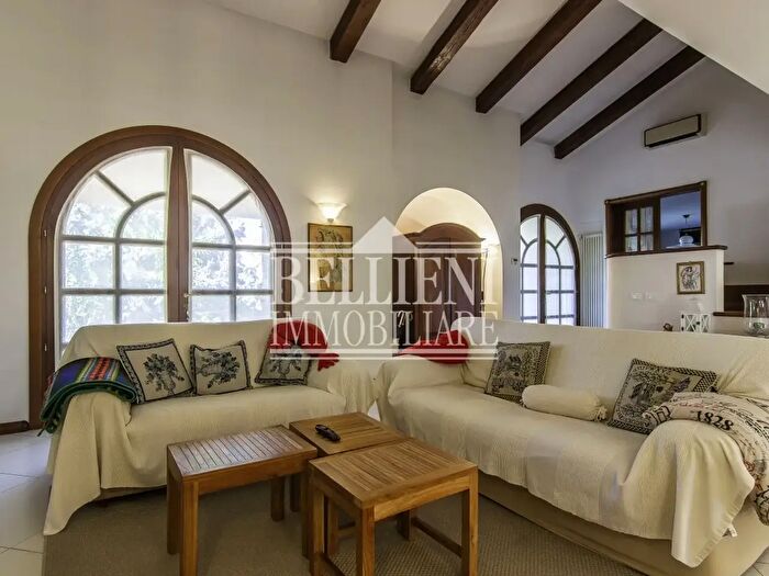 Casa con 10 locali in vendita in Via dei Finanzieri, Torri Di Quartesolo