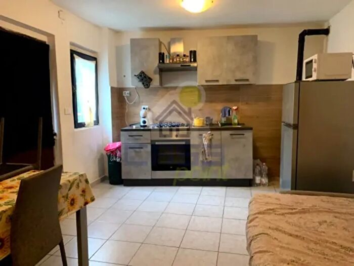 Casa trilocale in vendita in Via Fratelli Cairoli, Castelnuovo Bocca D'Adda
