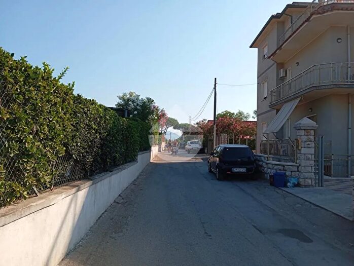 Casa con 5 locali in vendita in Minturno