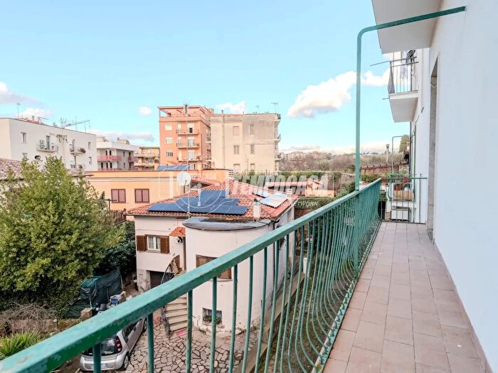 Appartamento quadrilocale in vendita in Via Pieve di Cadore, Viterbo