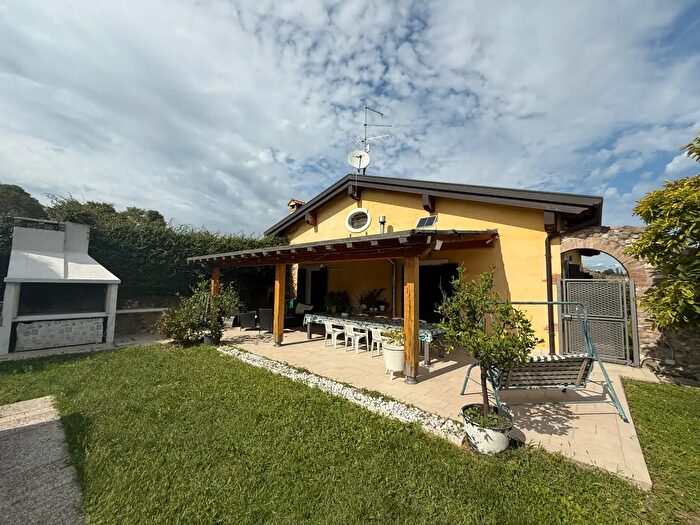 Casa con 5 locali in vendita in Via Chiavica, Sona
