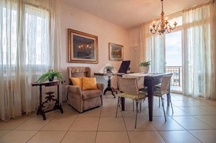 Appartamento trilocale in vendita in Via Marzabotto, Ravenna