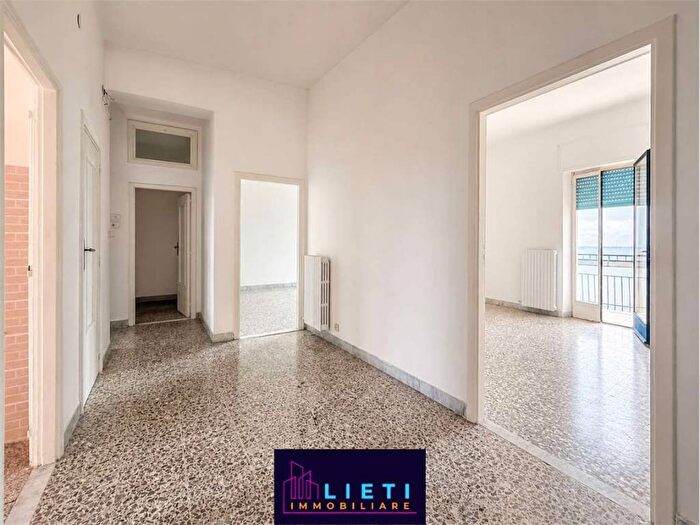 Appartamento quadrilocale in affitto in Viale Virgilio, Italia Montegranaro, Taranto