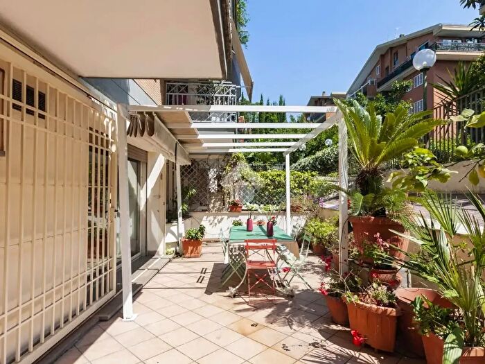 Appartamento quadrilocale in vendita in Via Adolfo Gandiglio, Roma