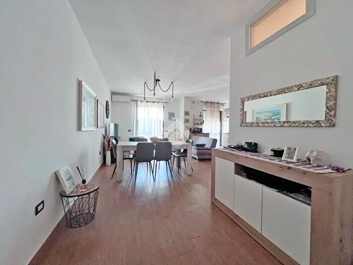 Appartamento trilocale in vendita in Viale degli Artigiani, Foggia