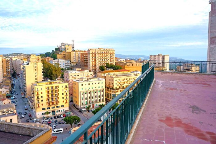 Appartamento con 9 locali in vendita in Via Gioeni, Agrigento