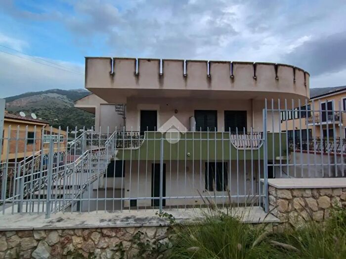 Appartamento trilocale in affitto in Via Costa Gioia, Torretta