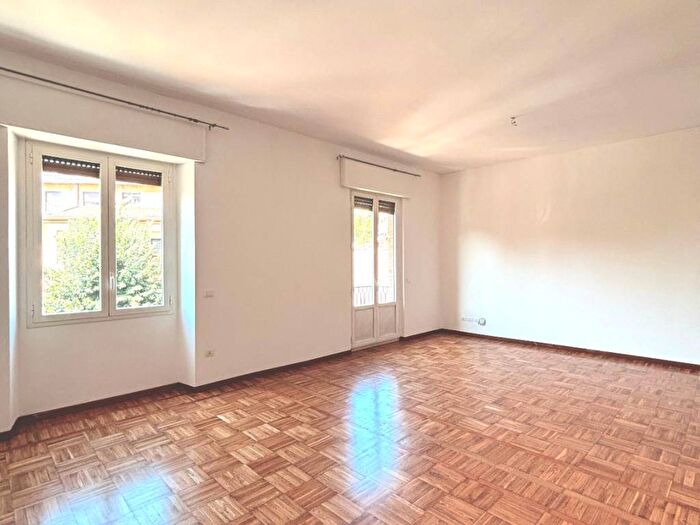 Appartamento quadrilocale in affitto in Via Giuseppe Vigoni, Quadronno Crocetta, Milano