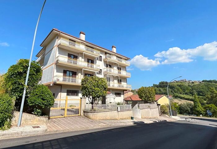 Appartamento quadrilocale in vendita in Via De Sanctis, San Giorgio Del Sannio