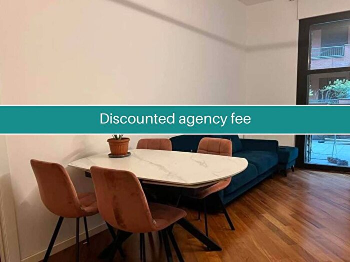 Appartamento bilocale in affitto in Via Gianfranco Zuretti, Cascina dei Pomi, Milano