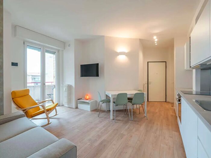 Appartamento monolocale in affitto in Via Sulmona, Milano