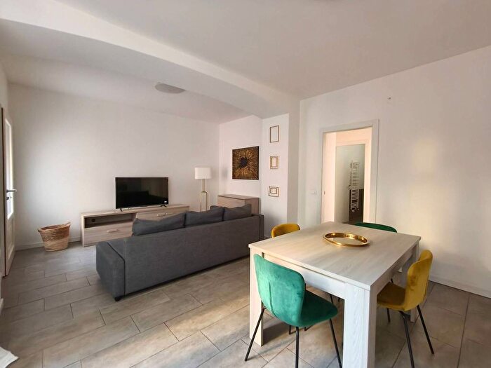 Appartamento trilocale in affitto in Via Evangelista Torricelli, Ascanio Sforza, Milano