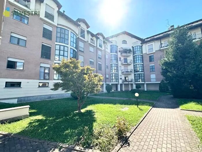 Appartamento quadrilocale in vendita in Novara