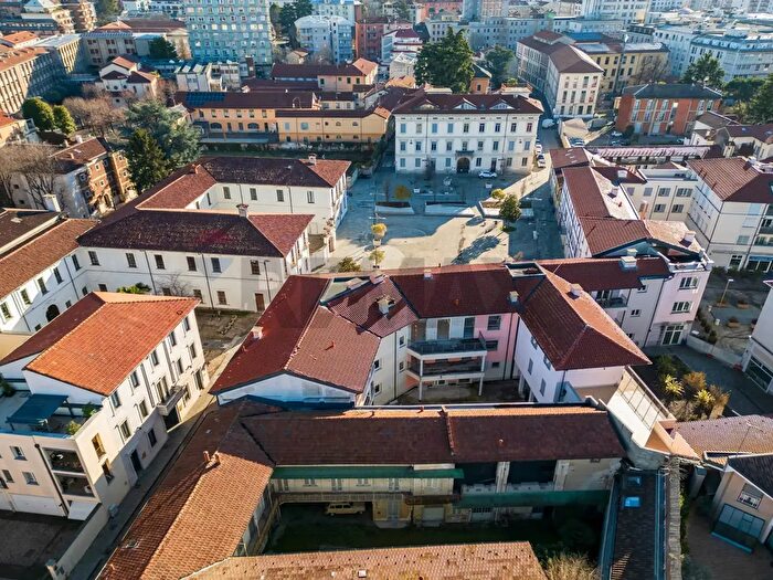 Appartamento quadrilocale in vendita in Via Marliani, Busto Arsizio