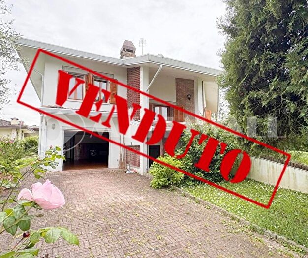 Casa con 7 locali in vendita in Via Giuseppe Taliercio, Portogruaro