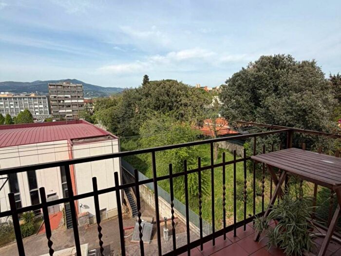 Appartamento trilocale in affitto in Via Celso, Careggi Rifredi Dalmazia, Firenze