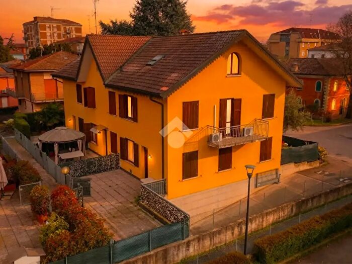 Casa con 6 locali in vendita in Via Ospedale, San Martino In Rio