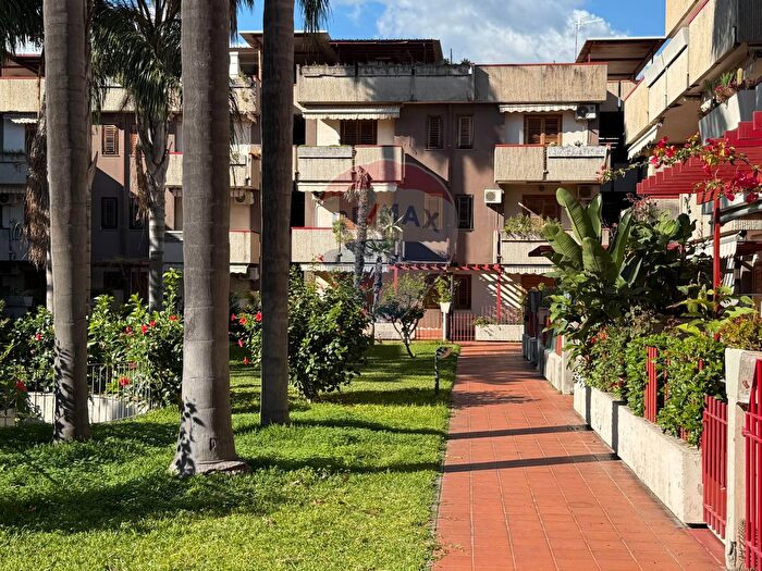 Appartamento trilocale in vendita in Via Spiaggia, Mascali