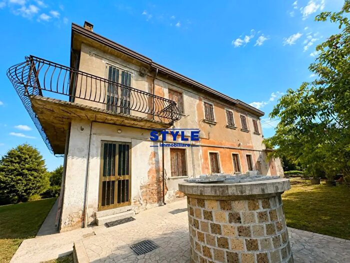 Casa con 8 locali in vendita in Mira