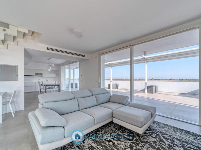 Appartamento con 5 locali in vendita in Via a Diaz, Vigonza