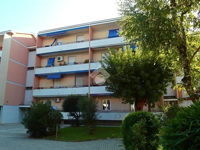 Appartamento trilocale in vendita in Via Gabellini, Desio