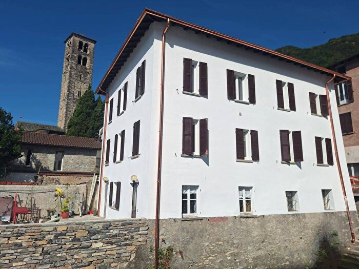 Appartamento monolocale in affitto in Via Regina, Centro, Carate Urio
