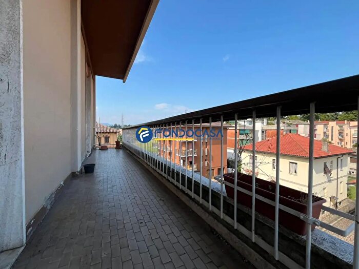 Appartamento trilocale in vendita in Via Buonarroti, Carnate