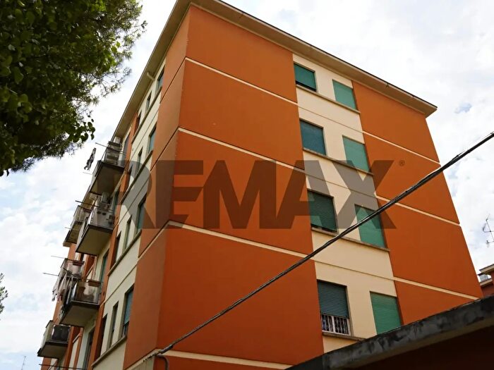 Appartamento trilocale in vendita in Via San Donato, Bologna