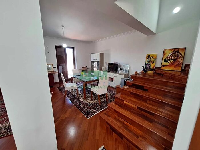 Casa con 9 locali in vendita in Via Marra, Reggio Calabria