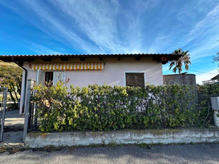 Casa trilocale in vendita in Via della Cava, Bordighera