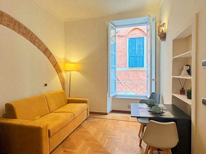 Appartamento bilocale in vendita in Via Torlaro, Albenga