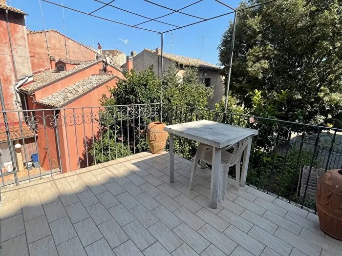 Appartamento bilocale in vendita in Via Roma, Tuscania