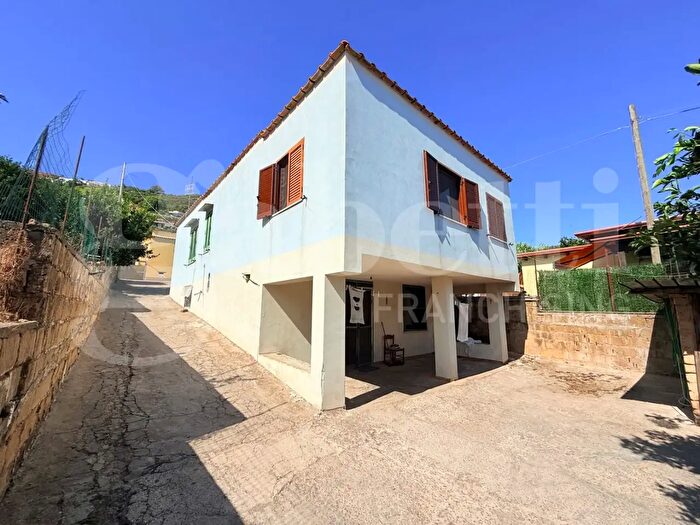 Casa trilocale in vendita in Via Caranfe, Monte Di Procida