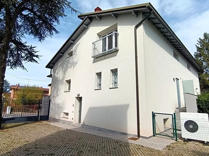 Appartamento trilocale in vendita in Via Principale, Correzzana