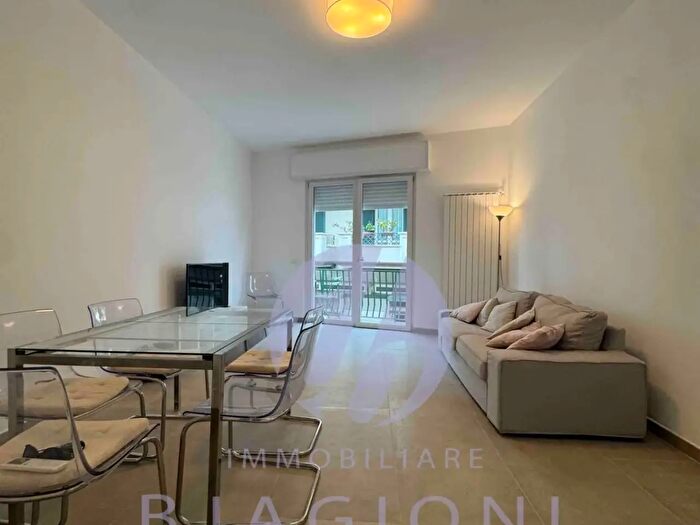 Appartamento con 5 locali in vendita in Pietrasanta