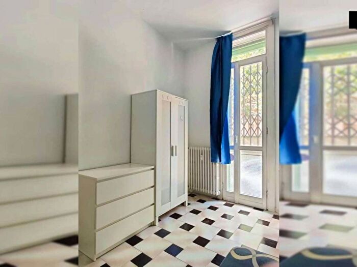 Appartamento trilocale in affitto in Via Monzambano, Dergano, Milano