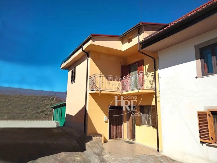 Casa in vendita in Via S Maria Rende, Dinami